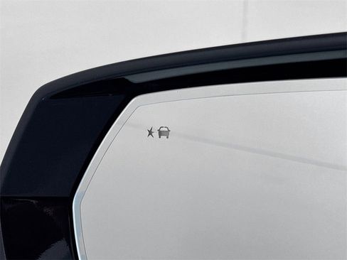 Used 2023 GMC Yukon XL AT4 image 19