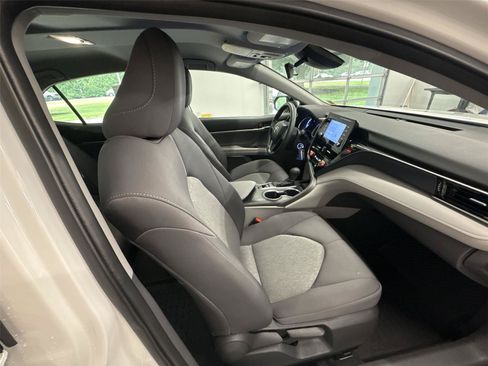 Used 2022 Toyota Camry LE AWD/4WD image 24