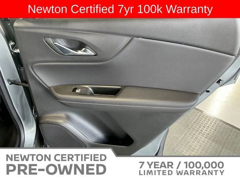 Used 2025 Chevrolet Blazer LT FWD image 41