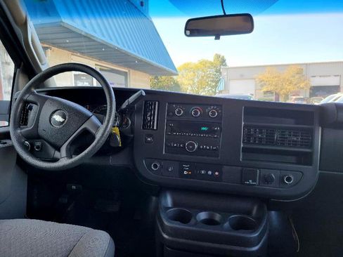 Used 2017 Chevrolet Express 3500 LT w/ LT Preferred Equipment Group image 32