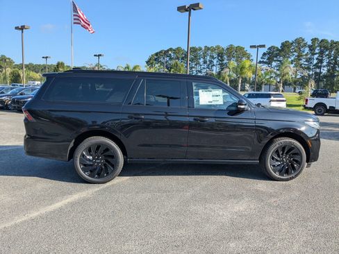 New 2025 Lincoln Navigator L Reserve w/ Jet Appearance Package image 4