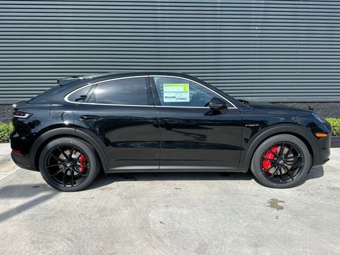 Used 2026 Porsche Cayenne Turbo image 10