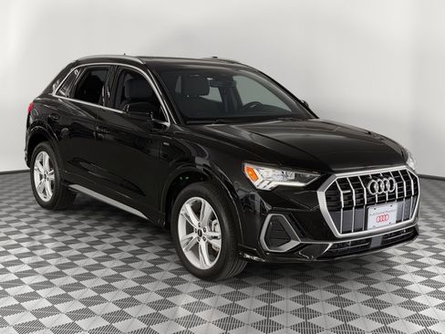 Certified 2024 Audi Q3 2.0T Premium w/ Convenience Package AWD/4WD image 7