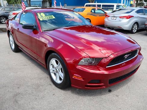 Used 2014 Ford Mustang Coupe RWD image 8