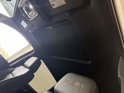 New 2026 Chevrolet Silverado 1500 High Country w/ High Country Premium Package image 28