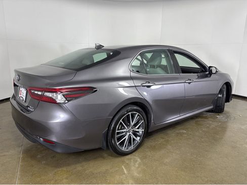 Used 2023 Toyota Camry XLE image 20
