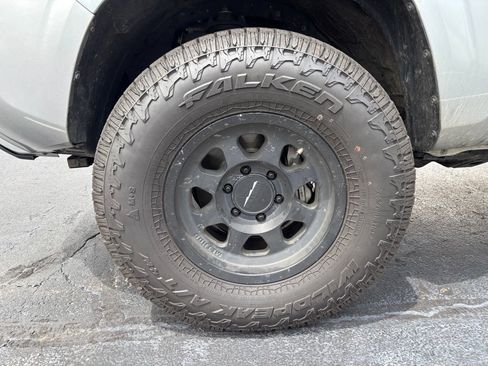 Certified 2022 Toyota Tacoma SR AWD/4WD image 2
