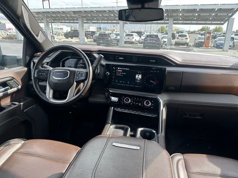 Used 2025 GMC Sierra 3500 Denali image 16