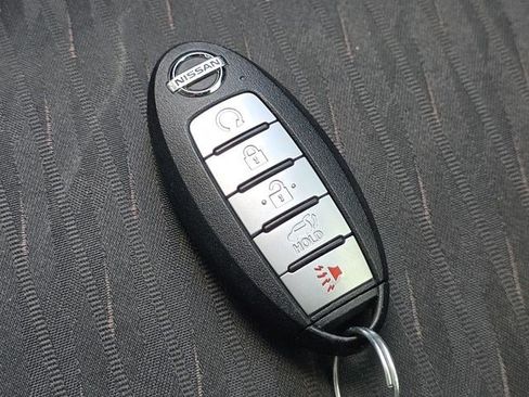 Used 2020 Nissan Rogue SV w/ Sun & Sound Touring Package AWD/4WD image 28