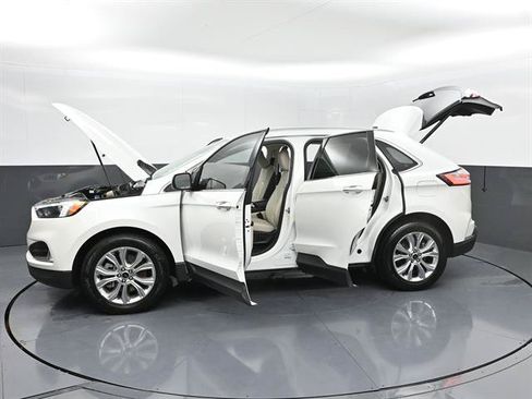 Certified 2024 Ford Edge Titanium AWD/4WD image 45