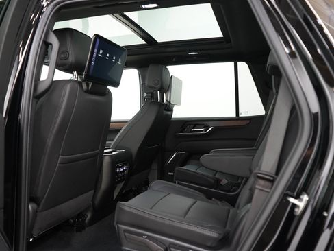 Used 2025 GMC Yukon Denali w/ Denali Reserve Package AWD/4WD image 20