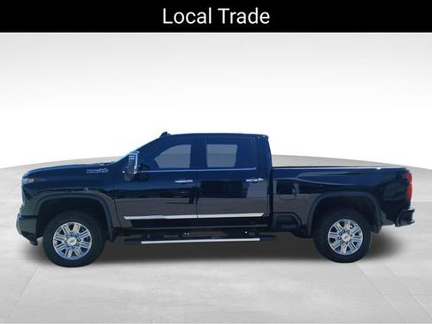 Used 2025 Chevrolet Silverado 2500 High Country w/ Technology Package AWD/4WD image 2