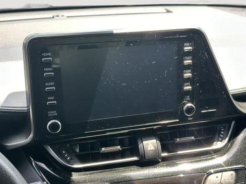 Used 2019 Toyota C-HR LE FWD image 11