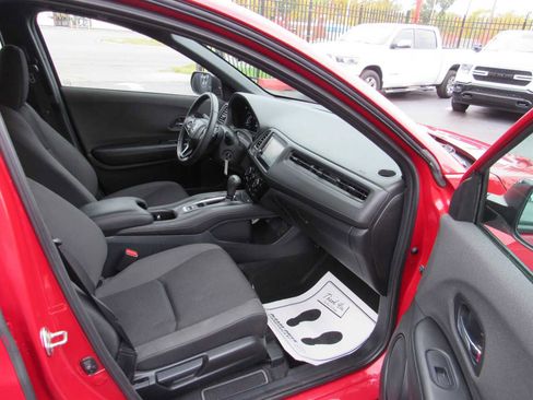 Used 2019 Honda HR-V Sport image 9