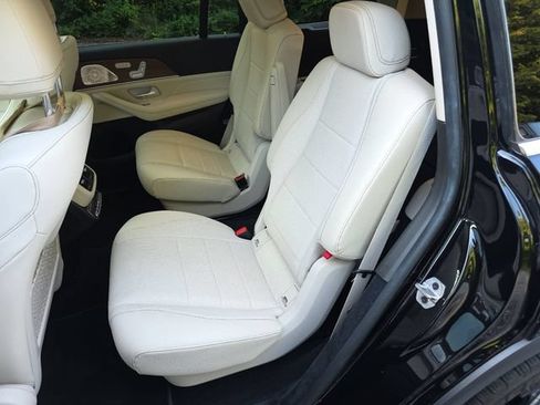 Used 2021 Mercedes-Benz GLS 450 4MATIC image 26