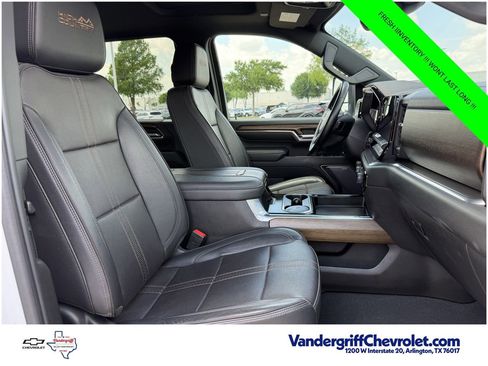 Used 2024 Chevrolet Silverado 2500 High Country w/ High Country Premium Package AWD/4WD image 30