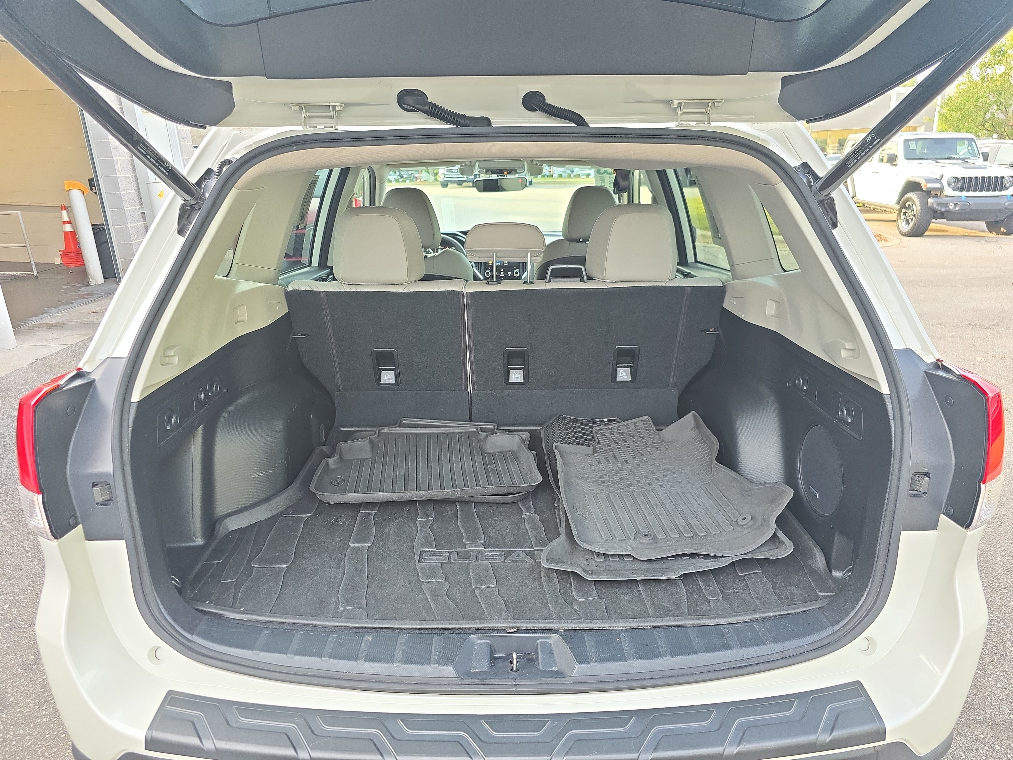 Used 2020 Subaru Forester Limited w/ Popular Package #3 AWD/4WD image 12