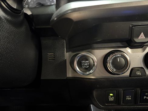 Used 2021 Toyota Tacoma Limited w/ Nightshade Package AWD/4WD image 30