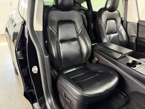 Used 2021 Tesla Model Y Long Range AWD/4WD image 21