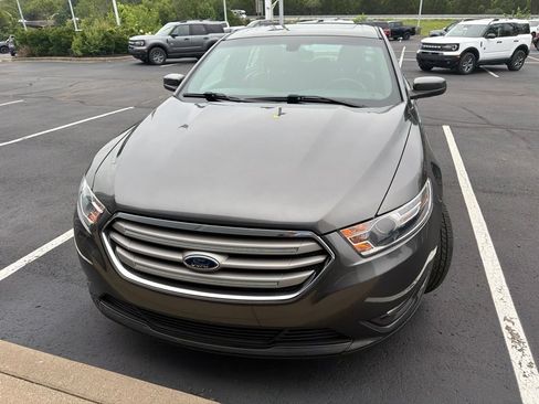 Used 2015 Ford Taurus SEL w/ Equipment Group 201A FWD image 2