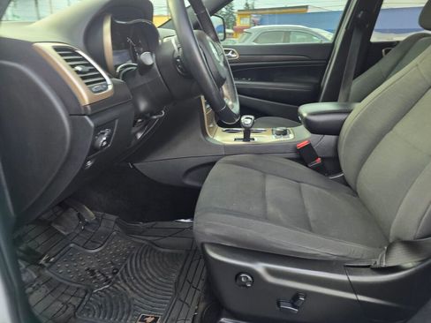 Used 2015 Jeep Grand Cherokee Laredo w/ Security & Convenience Group image 16