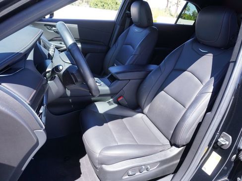 Used 2022 Cadillac XT4 Sport w/ Enhanced Visibility Package FWD image 13