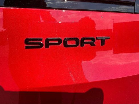 Used 2025 Land Rover Range Rover Sport SE image 32
