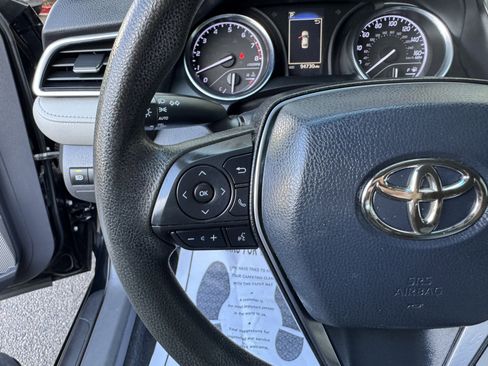 Used 2018 Toyota Camry LE image 24