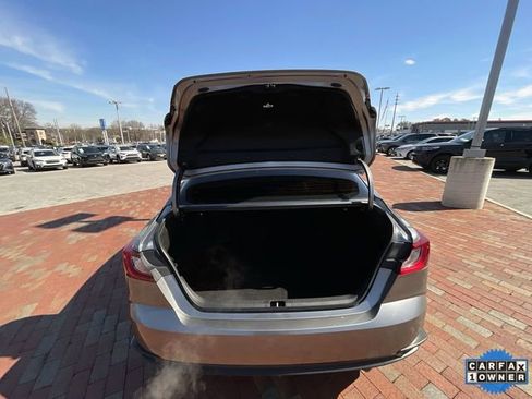 Used 2025 Toyota Camry SE image 34