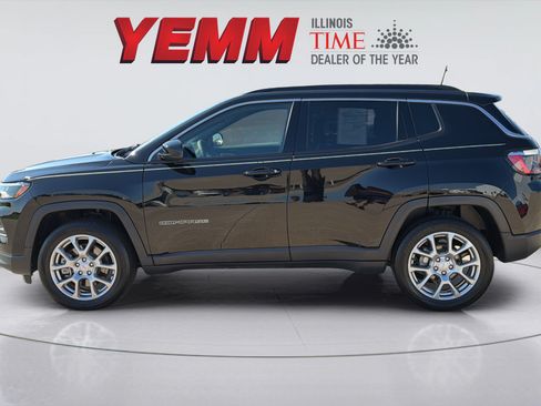 Used 2023 Jeep Compass Latitude AWD/4WD image 5