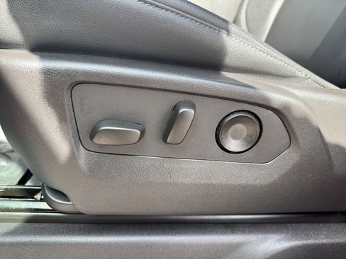 Used 2024 Chevrolet Silverado 1500 LT image 16