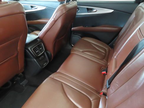 Used 2016 Lincoln MKX Reserve w/ Driver Assistance Package FWD image 25