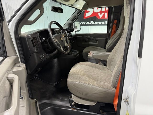 Used 2019 Chevrolet Express 2500 w/ Driver Convenience Package RWD image 7