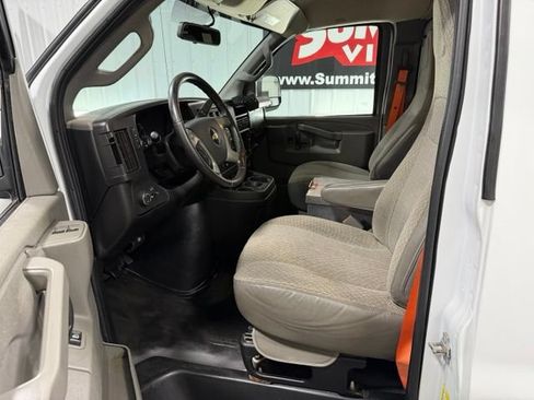 Used 2019 Chevrolet Express 2500 w/ Driver Convenience Package RWD image 7