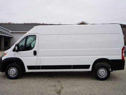 Used 2024 RAM ProMaster 2500 w/ Premium Convenience Group FWD image 4