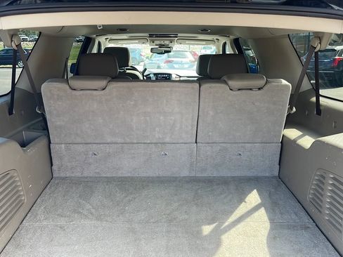 Used 2020 Chevrolet Suburban Premier image 12