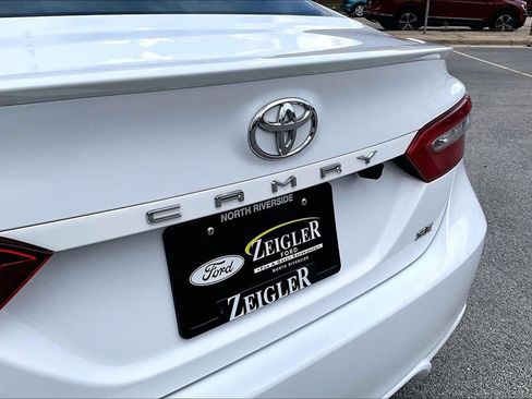 Used 2019 Toyota Camry SE FWD image 8
