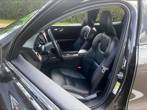 Certified 2025 Volvo V60 B5 Cross Country Plus AWD/4WD image 33
