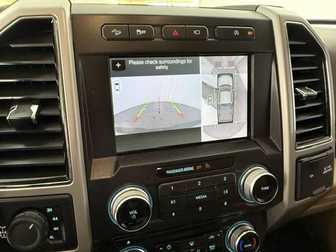 Used 2018 Ford F150 Lariat w/ Equipment Group 502A Luxury AWD/4WD image 11