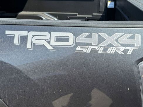 Used 2021 Toyota Tacoma TRD Sport w/ Technology Package image 9