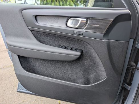 Used 2023 Volvo XC40 Recharge Ultimate w/ Protection Package Premier image 24