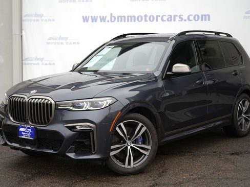Used 2022 BMW X7 M50i w/ Dynamic Handling Package image 2