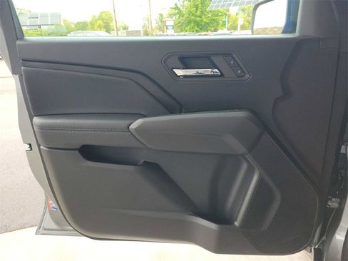 New 2024 Chevrolet Colorado LT w/ LT Convenience Package III image 22