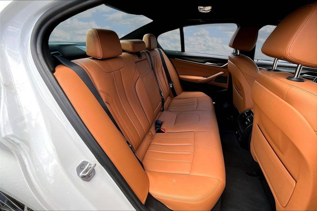 Used 2021 BMW 540i w/ M Sport Package RWD image 23