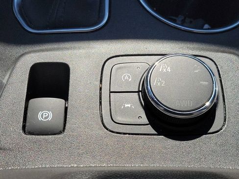 Used 2023 Chevrolet Traverse LT w/ LT Premium Package image 35