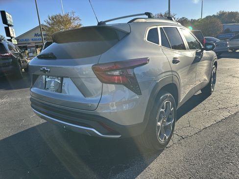 New 2026 Chevrolet Trax LT w/ Driver Confidence Package image 9