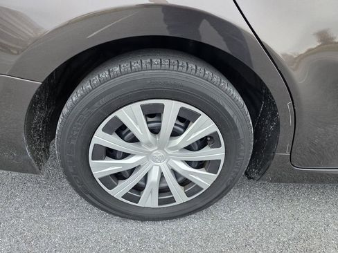 Used 2019 Toyota Camry LE image 35