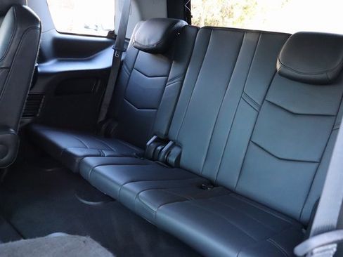 Used 2019 Cadillac Escalade Premium Luxury image 12