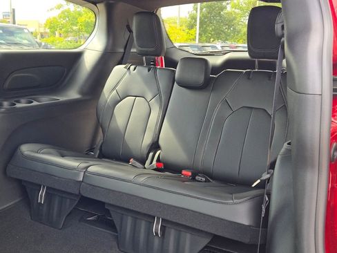 New 2026 Chrysler Pacifica Select image 19