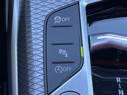 New 2026 BMW 330i Sedan w/ Premium Package image 10